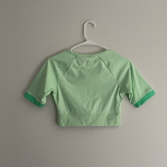 Fabletics Green Women's Crop Top with Colorblock Sleeves. Size Small. - Picture 5 of 7